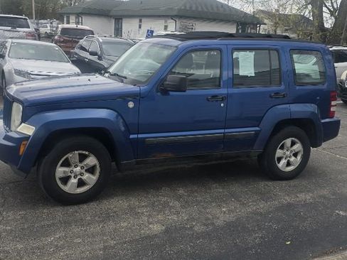 Used 2010 Jeep Liberty 4WD Sport image 3
