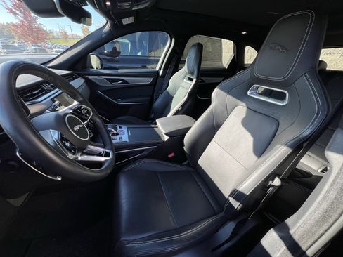 Certified 2025 Jaguar F-PACE R-Dynamic S image 16