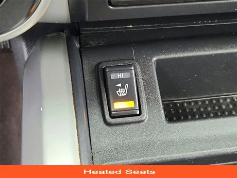 Used 2019 Nissan Titan SL image 18