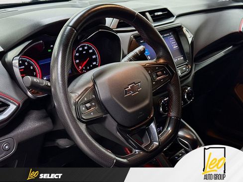 Used 2021 Chevrolet TrailBlazer RS w/ Sun and Liftgate Package AWD/4WD image 14