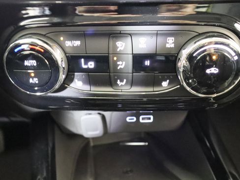 New 2026 Chevrolet Trax ACTIV w/ Sunroof Package FWD image 27
