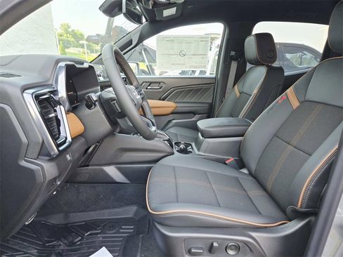 New 2025 GMC Canyon AT4 image 11
