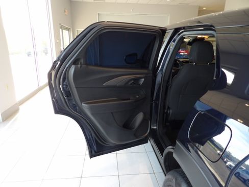 Used 2021 Chevrolet TrailBlazer LS FWD image 16