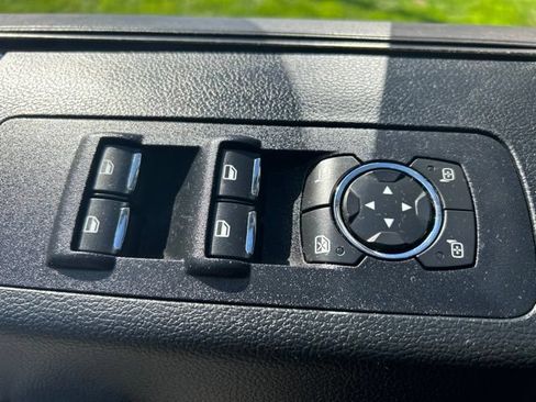 Used 2019 Ford F150 Lariat w/ Equipment Group 502A Luxury AWD/4WD image 37
