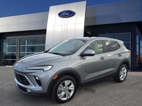 Used 2025 Buick Encore GX Preferred AWD/4WD image 4