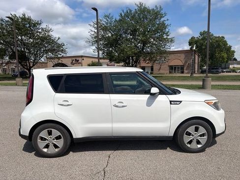 Used 2016 Kia Soul FWD image 8