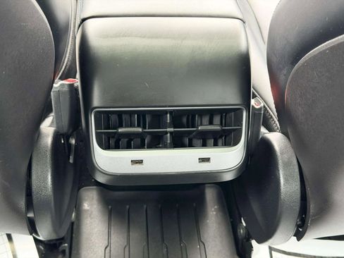 Used 2019 Tesla Model 3 Standard Range Plus image 22