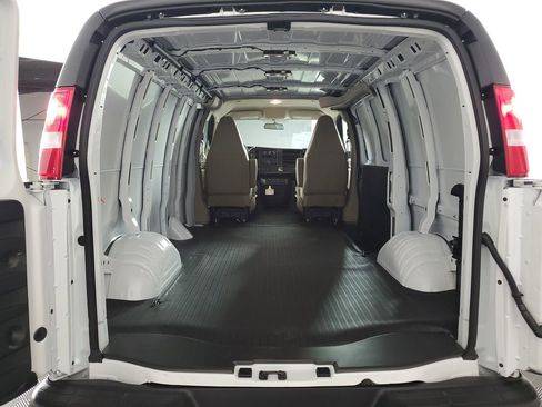 New 2026 Chevrolet Express 2500 w/ Driver Convenience Package RWD image 31