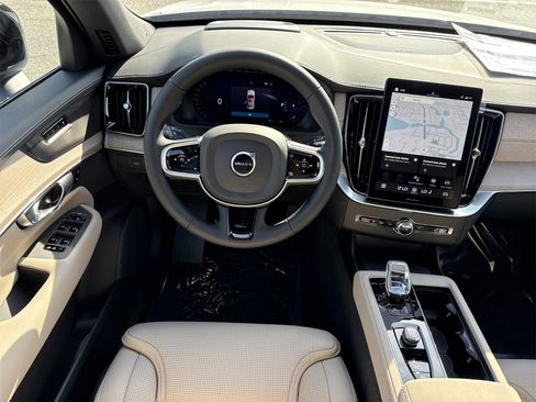 New 2026 Volvo XC90 B6 Ultra w/ Protection Package Premier image 18