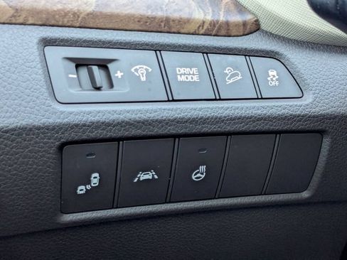 Used 2018 Hyundai Santa Fe Sport w/ 2.0T Ultimate Tech Package 05 FWD image 40