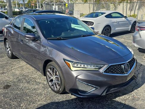 Used 2019 Acura ILX w/ Premium Package image 2