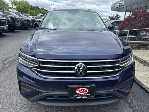Used 2022 Volkswagen Tiguan SE image 2