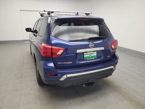 Used 2020 Nissan Pathfinder SV image 6