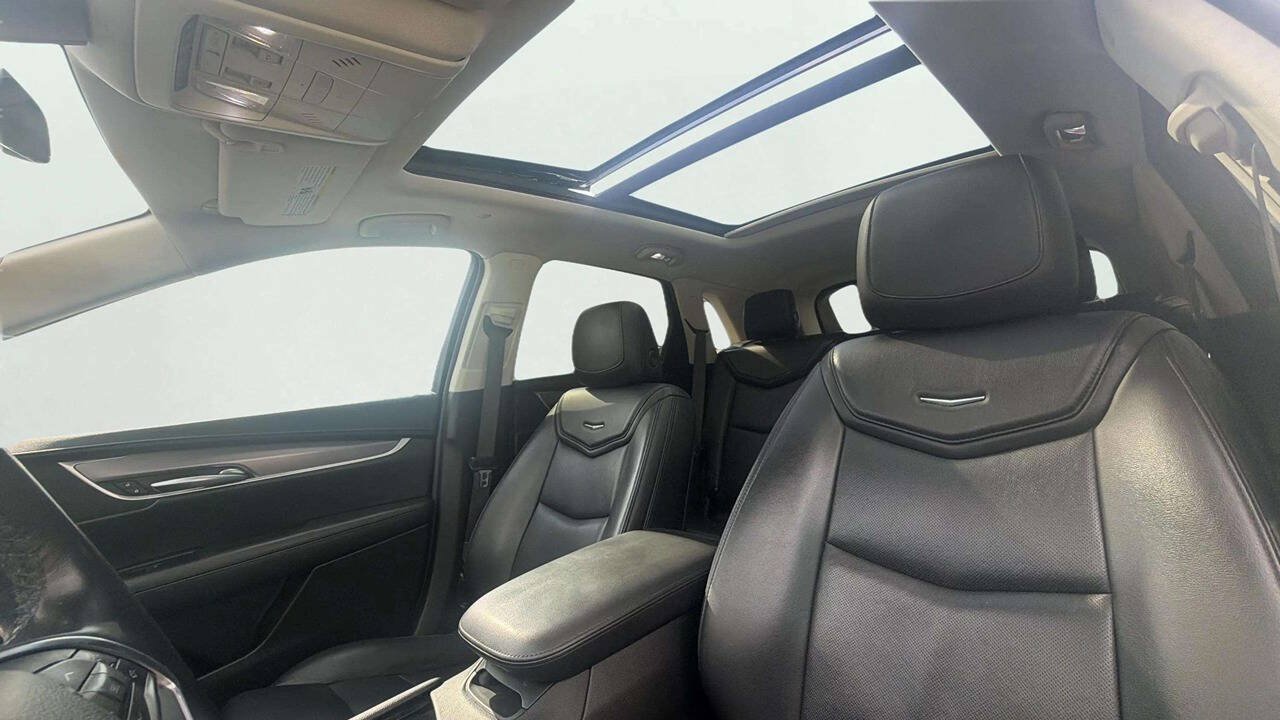 Used 2018 Cadillac XT5 Luxury w/ Driver Awareness Package AWD/4WD image 22