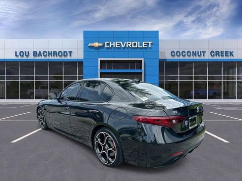Used 2022 Alfa Romeo Giulia Veloce RWD image 6