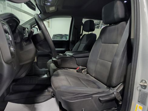 Used 2021 Chevrolet Silverado 2500 Custom w/ Custom Value Package AWD/4WD image 8