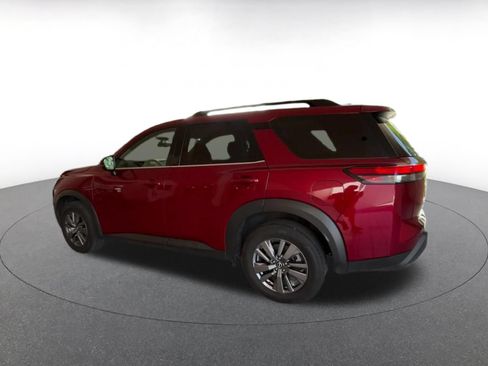 Used 2025 Nissan Pathfinder SV FWD image 9