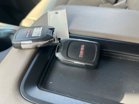 Used 2019 GMC Yukon XL SLT w/ Open Road Package RWD image 27