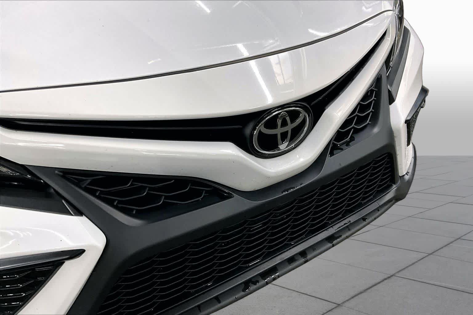 Used 2024 Toyota Camry SE FWD image 29