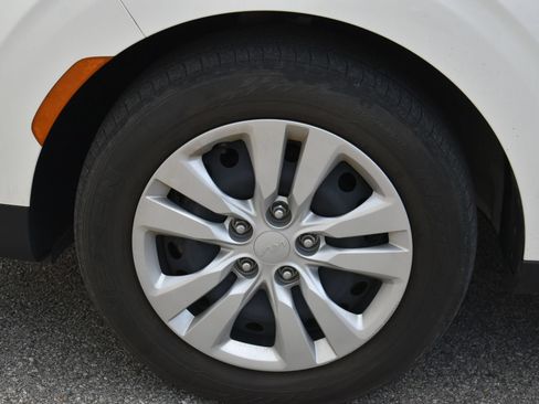 Used 2023 Kia Soul LX FWD image 10