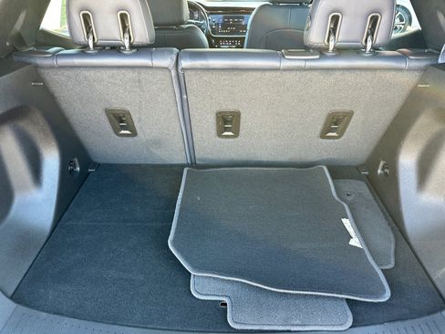 Used 2022 Chevrolet Bolt EUV Premier image 18