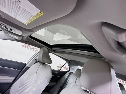 Certified 2023 Toyota Camry SE w/ Cold Weather Package FWD image 11