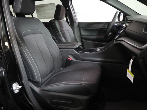 New 2025 Jeep Grand Cherokee L Laredo image 20