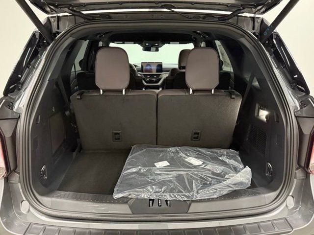 Used 2026 Ford Explorer Platinum RWD image 33