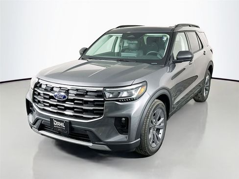 New 2026 Ford Explorer Active w/ Active Comfort Package image 3