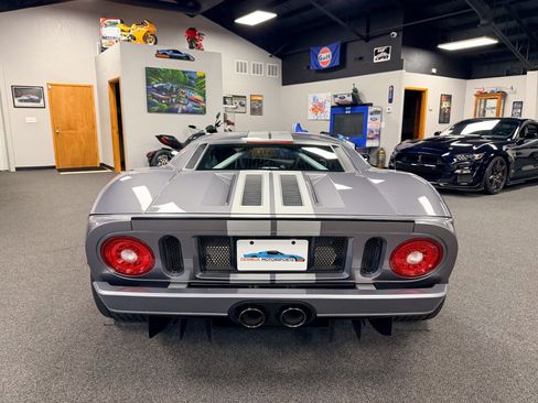 Used 2006 Ford GT image 3