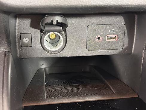 Used 2023 Nissan Versa SV image 22