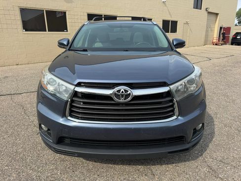 Used 2015 Toyota Highlander XLE AWD/4WD image 2