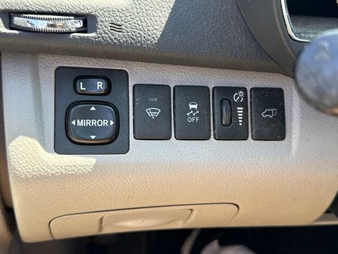 Used 2011 Toyota Highlander SE w/ Tow Pkg AWD/4WD image 26