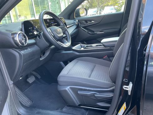 Used 2025 Chevrolet Equinox LT FWD image 8