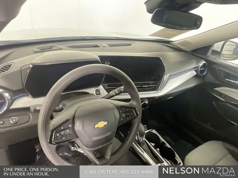 Used 2024 Chevrolet Trax LT FWD image 31