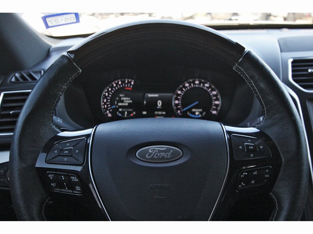 Used 2018 Ford Explorer Platinum AWD/4WD image 7