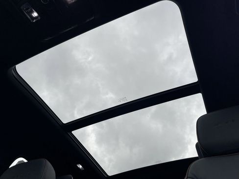 New 2026 GMC Yukon XL AT4 AWD/4WD image 19