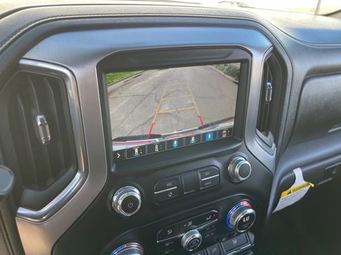 Used 2023 GMC Sierra 3500 SLT w/ SLT Premium Package image 29