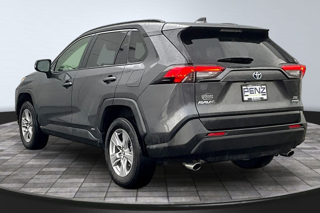 Used 2023 Toyota RAV4 XLE w/ XLE Grade Weather Package AWD/4WD image 4