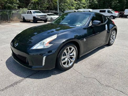 Used 2013 Nissan 370Z Coupe RWD image 3