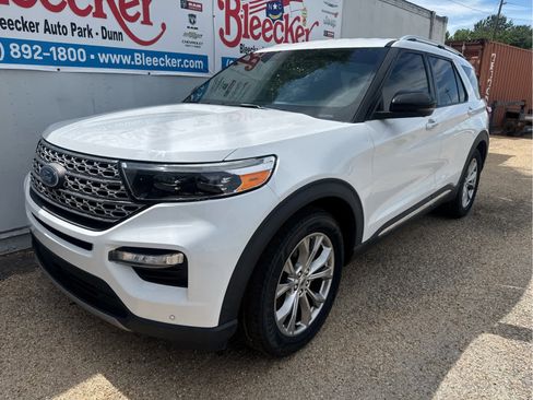 Used 2021 Ford Explorer Limited w/ Equipment Group 301A RWD image 6