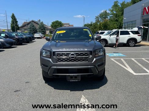 Used 2024 Nissan Frontier SV AWD/4WD image 2