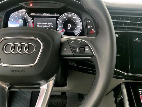 Used 2022 Audi Q7 Premium Plus image 22