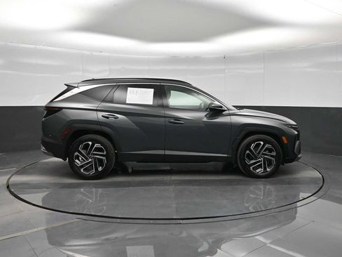Used 2025 Hyundai Tucson Limited FWD image 9