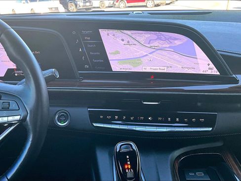 Used 2024 Cadillac Escalade ESV Premium Luxury image 6