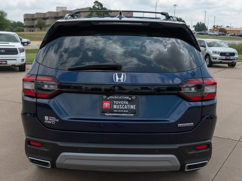 Used 2025 Honda Pilot Touring image 24