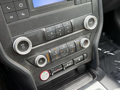 Used 2019 Ford Mustang Convertible RWD image 21