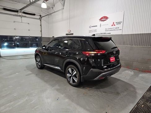 Certified 2023 Nissan Rogue SL w/ SL Premium Package image 5