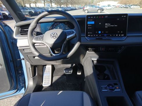 New 2026 Volkswagen Tiguan SE R-Line AWD/4WD image 13