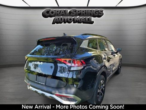 Certified 2024 Kia Sportage EX w/ EX Premium Package AWD/4WD image 4